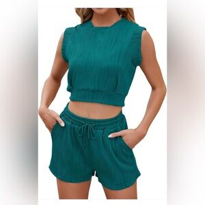 Turquoise 2 piece set M shorts and crop top SUPER CUTE. NWOT